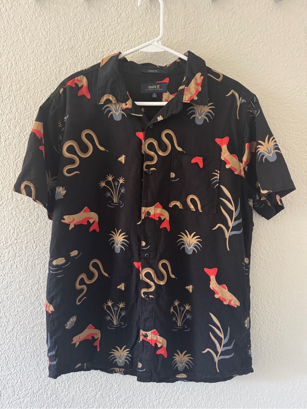 Roark Black Short-Sleeve Button-Up Shirt with Red & Gold Fish Motif
